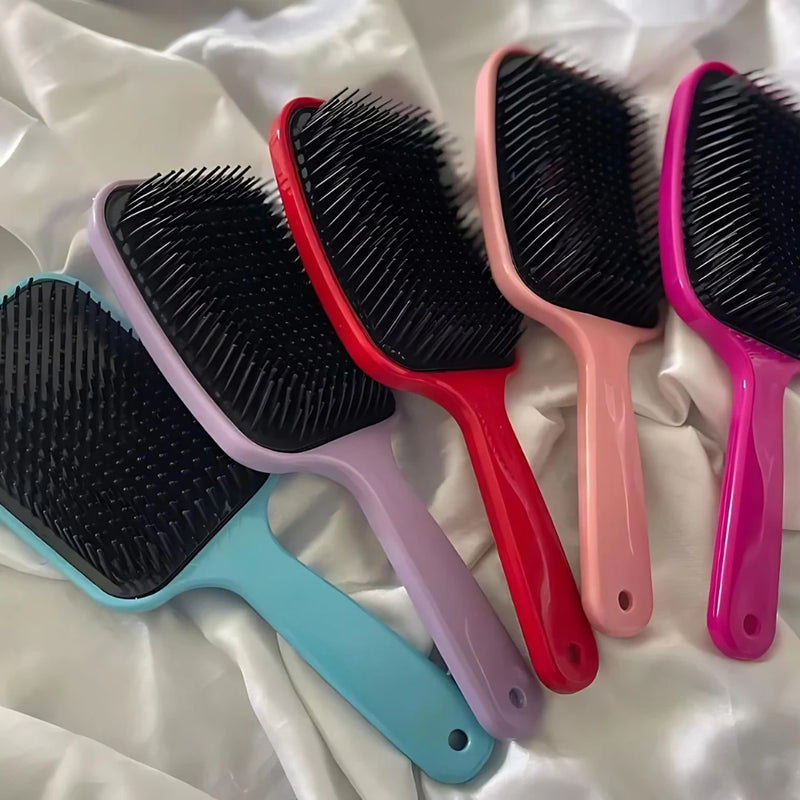 Escova flexível para desembaraçar todos os tipos de cabelo.